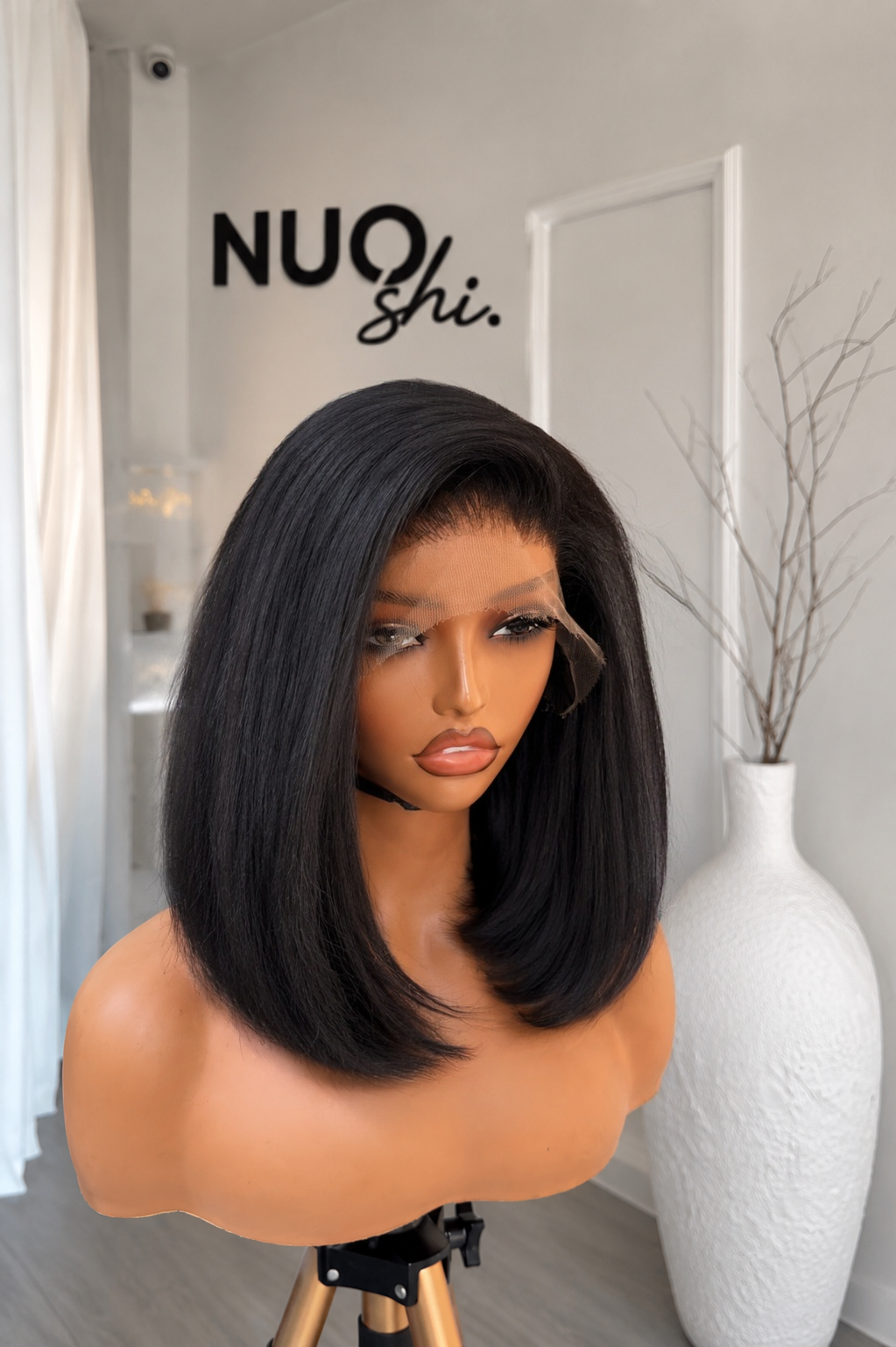 Voluminous kinky bob wig